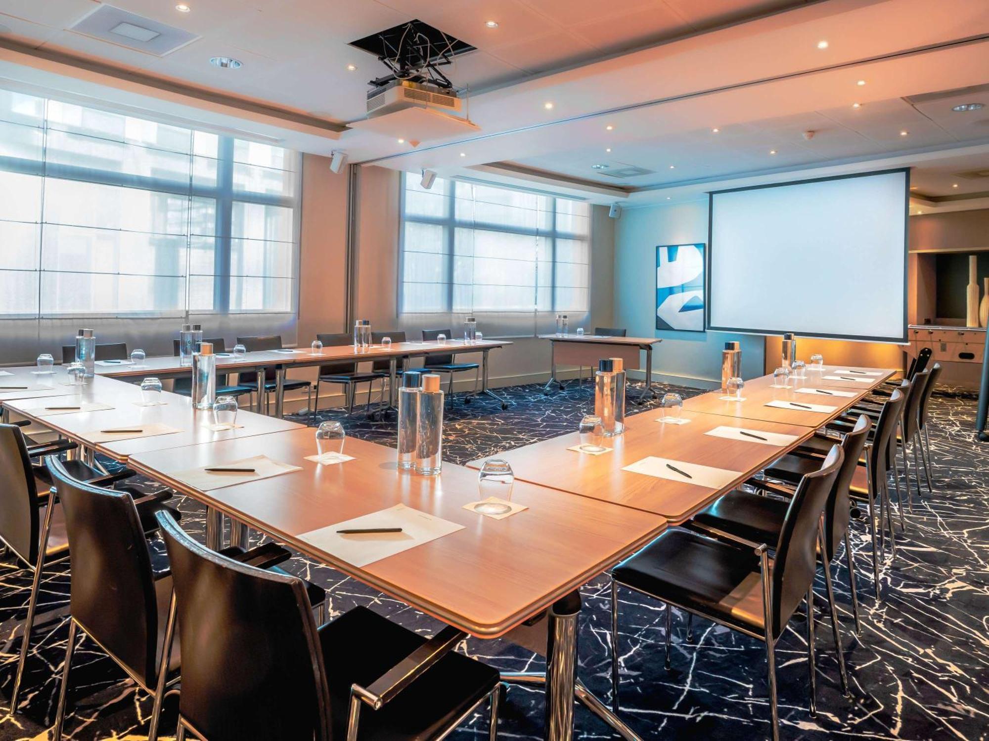Nest Hotel Paris La Defense - Mgallery Collection Puteaux Exterior foto Meeting room